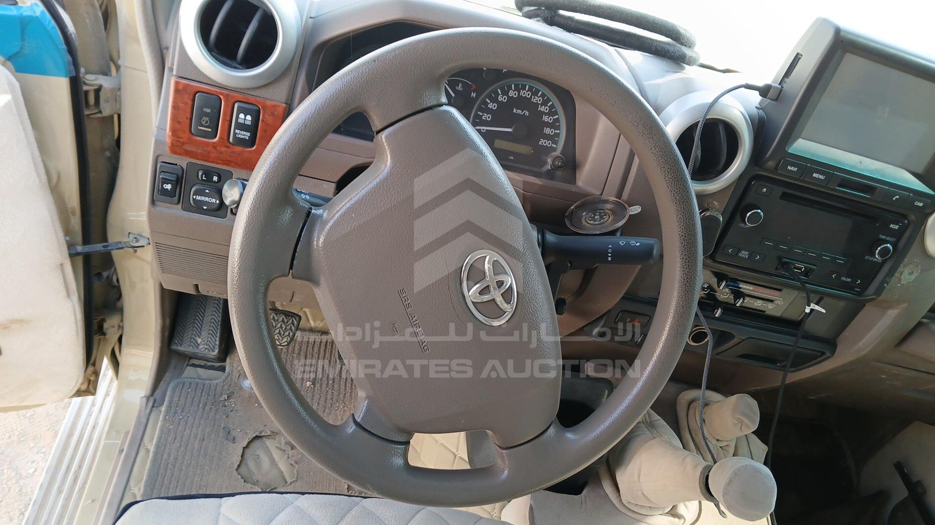 2015 TOYOTA LAND CRUISER VIN: JTFLU73J1F7019579