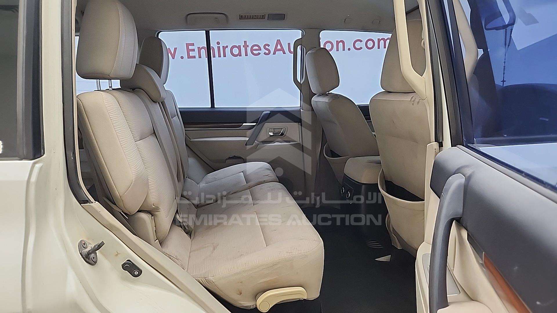 2009 MITSUBISHI PAJERO VIN: JMYLRV93W9J710845