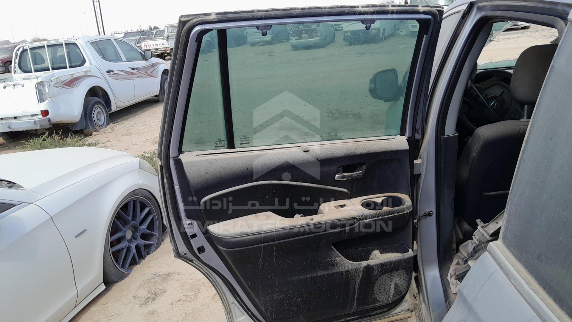 2016 HONDA PILOT VIN: 5FNYF5823GB701129