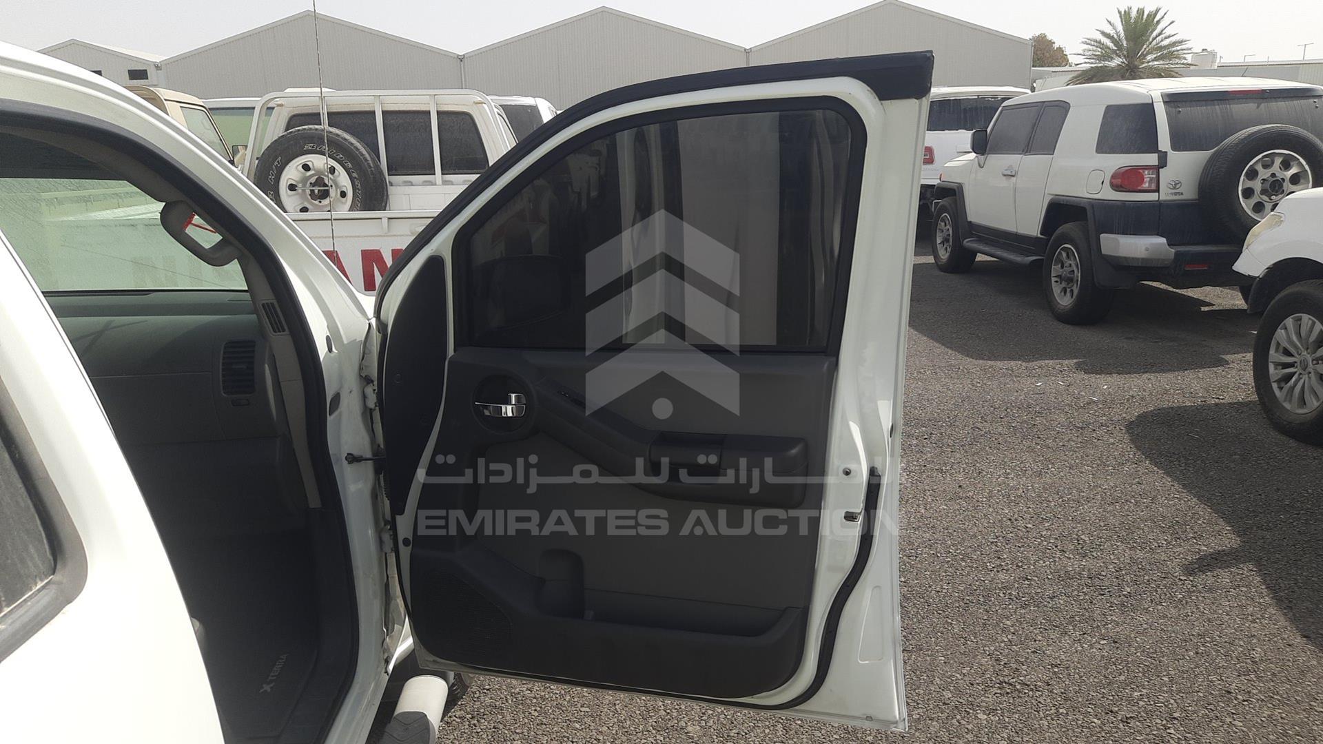 2014 NISSAN XTERRA VIN: 5N1AN0N65EN813083