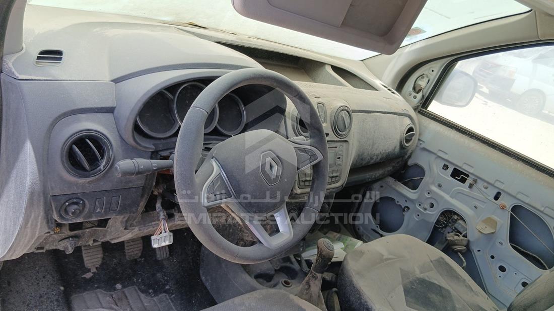 2020 Renault Dokker — Front Left Driver Dashboard View — Photo 10