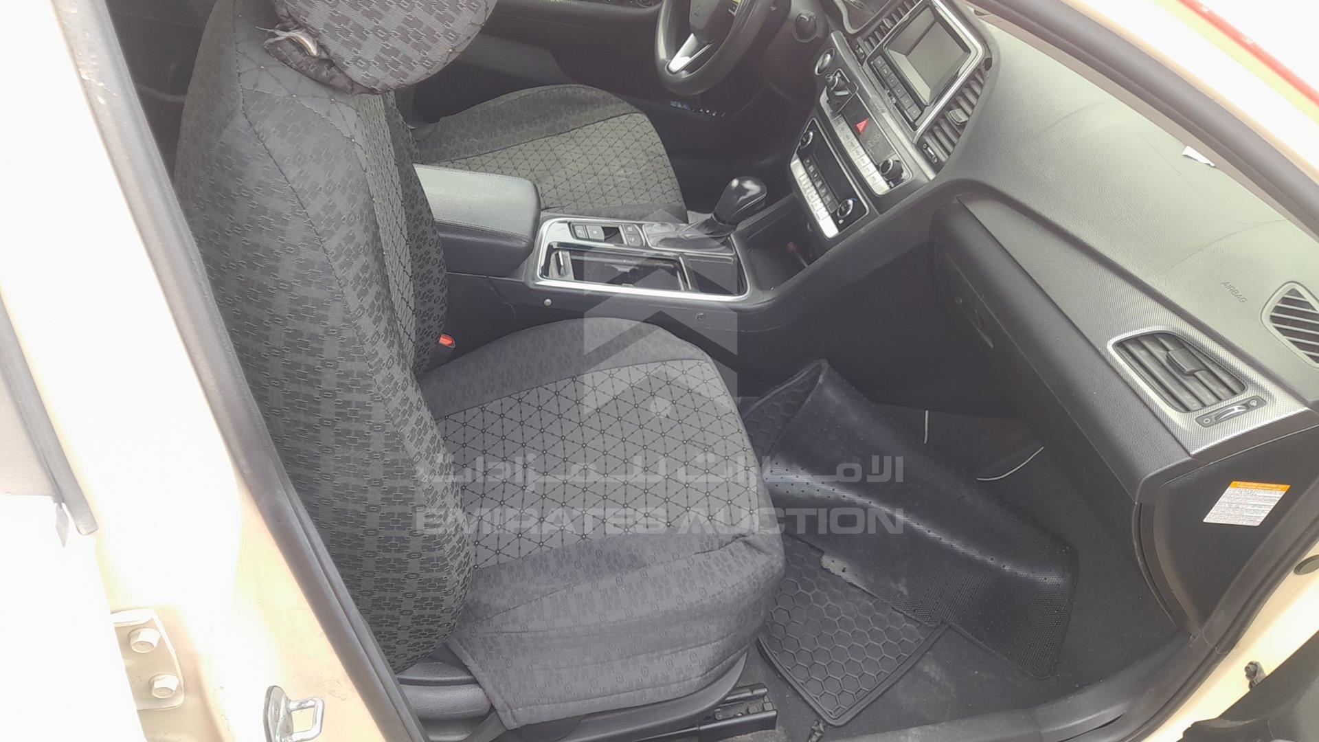 2018 HYUNDAI SONATA VIN: KMHE24135JA081987