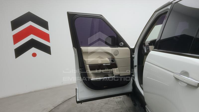 VIN: SALGA2EF6EA171169 Auction: EmiratesAuction Lot: 405877 VIN: SALGA2EF6EA171169 Range Rover Autobiography 2014 WHITE Photo 17