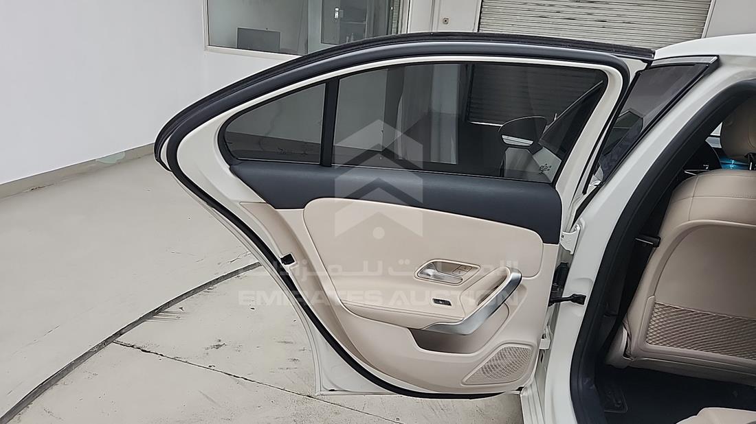 مرسيدس A220 2021 — الباب الخلفي الأيسر — صورة 22