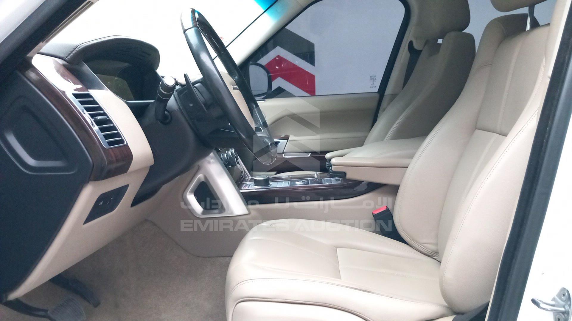 2015 RANGE ROVER VOGUE VIN: SALGA2DF3FA220010