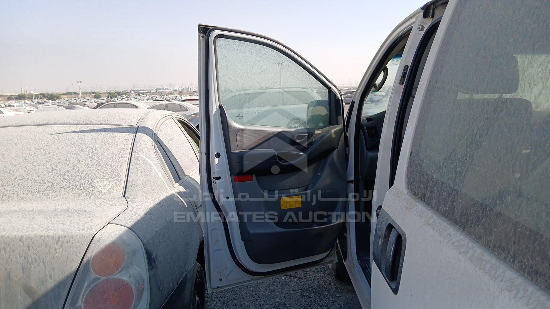 2014 HYUNDAI H1 VIN: KMHWG81RXEU558824