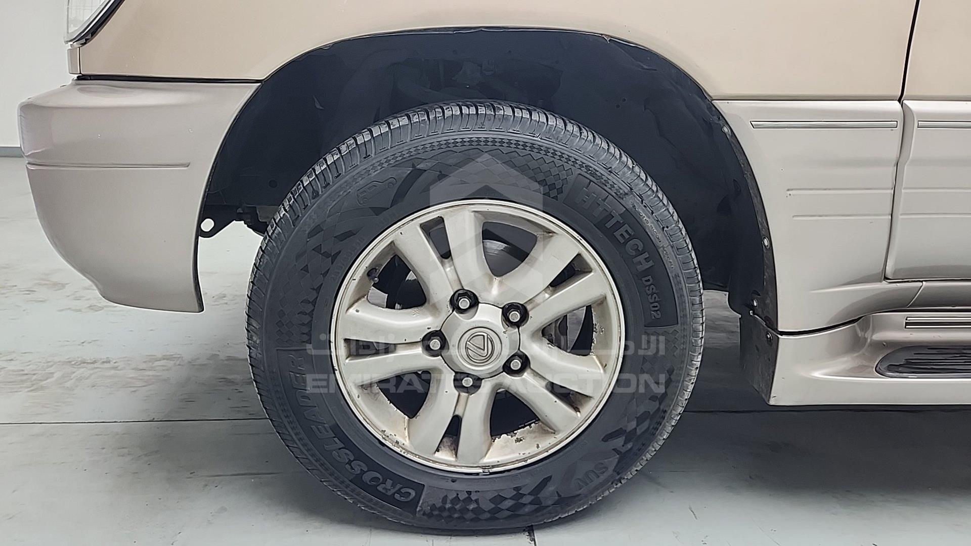 2001 LEXUS LX 470 VIN: JTJHT00W513503311