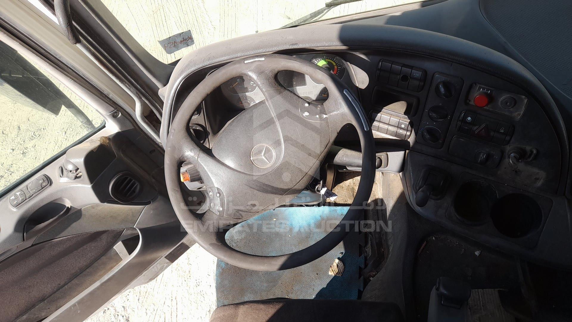 2008 MERCEDES ACTROS VIN: WDAKHCAAX8L307246