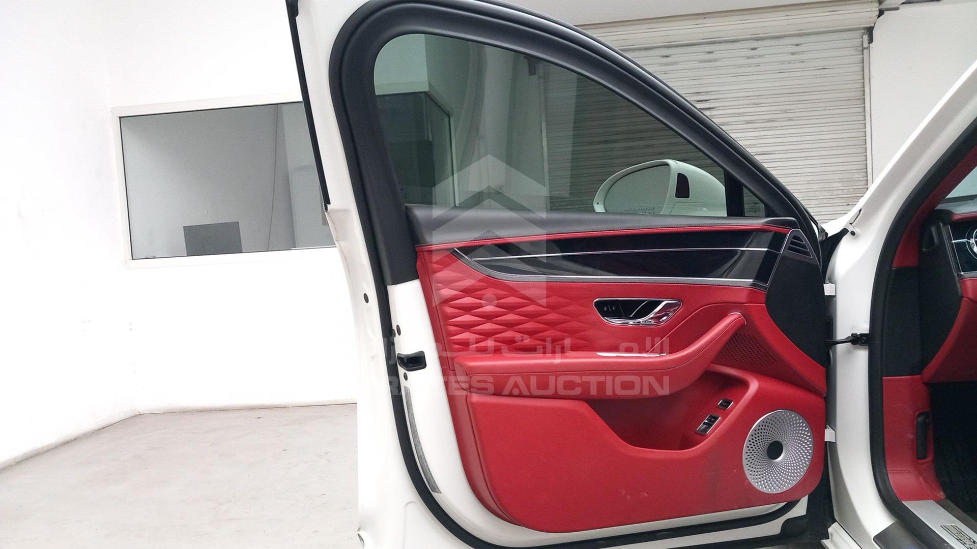 2020 BENTLEY FLYING SPUR VIN: 5CBBA5ZG1LC083849