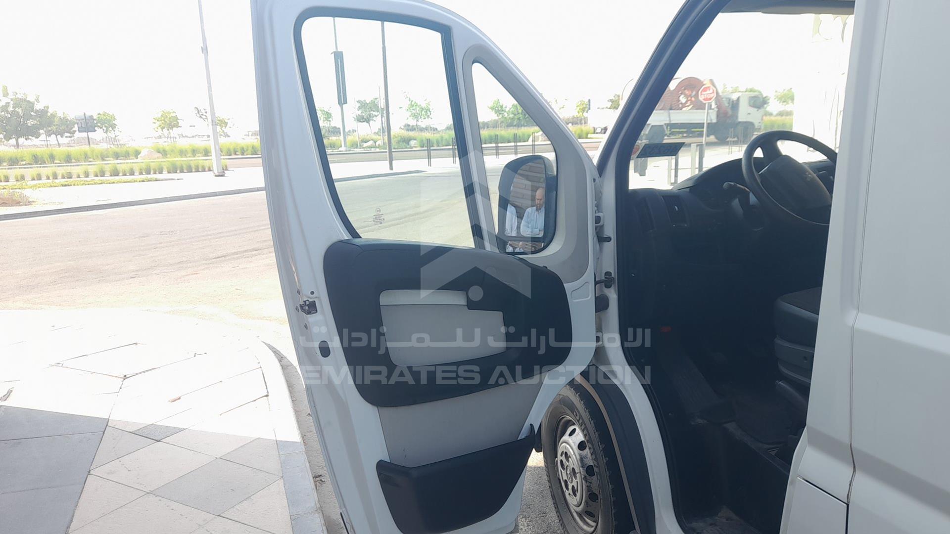 2018 PEUGEOT BOXER VIN: VF3YEZMF3J2E59383
