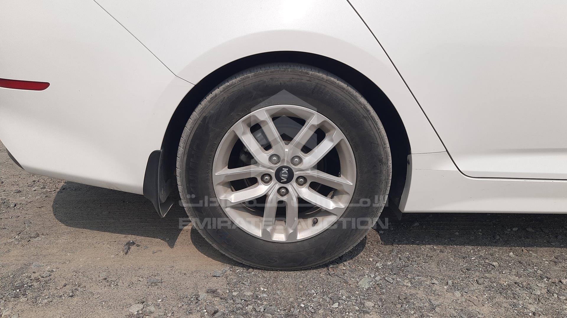 2015 KIA OPTIMA VIN: KNAGM4192F5554589