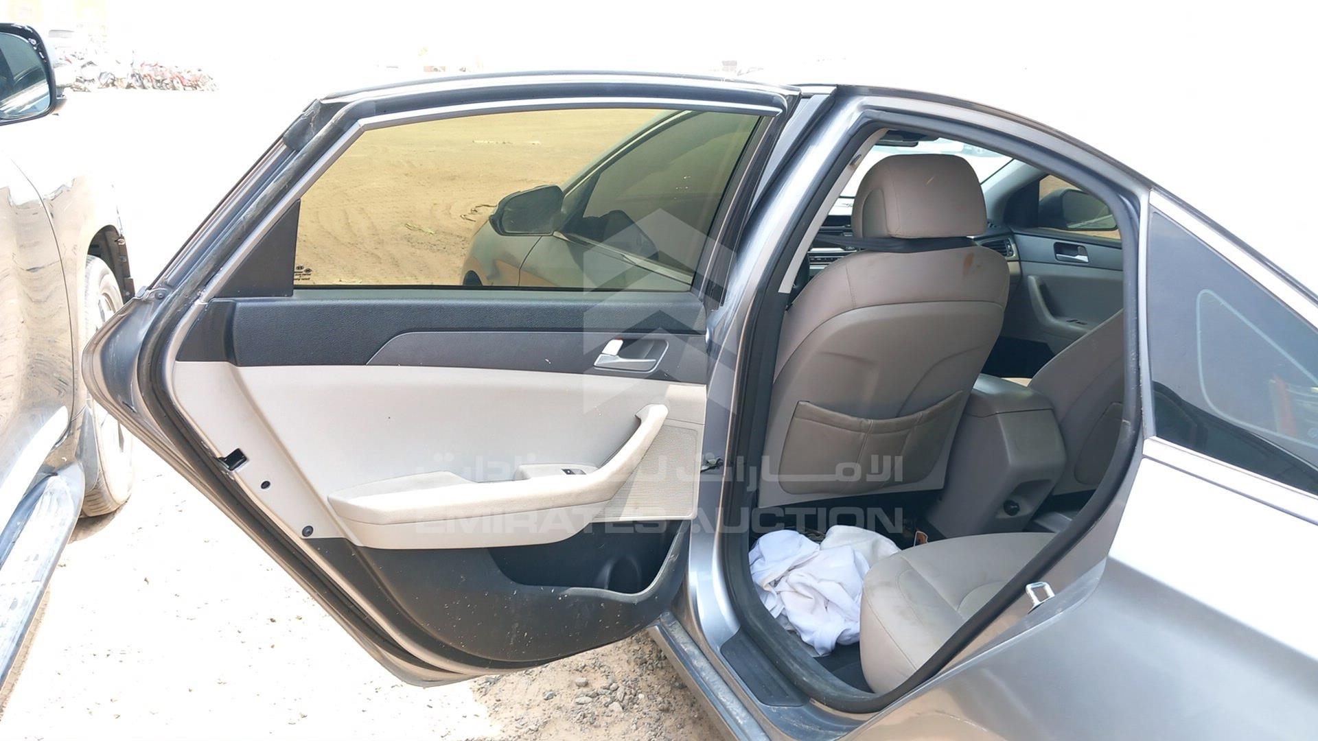 2015 HYUNDAI SONATA VIN: 5NPE24AF8FH039795