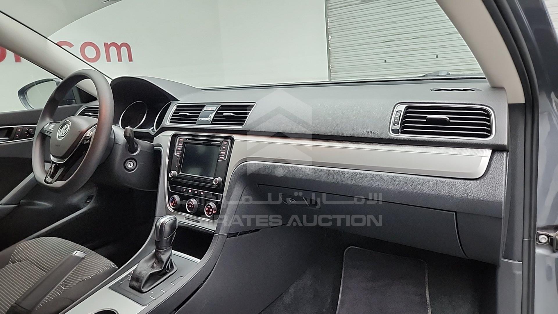 2018 VOLKSWAGEN PASSAT VIN: WVWAR7A32JC040107