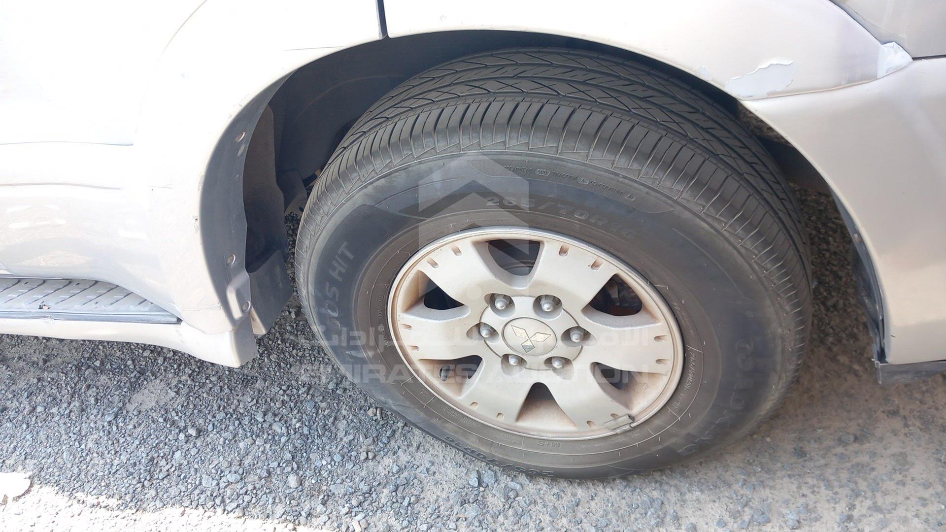 2006 MITSUBISHI PAJERO VIN: JMYLRV73W6J713137