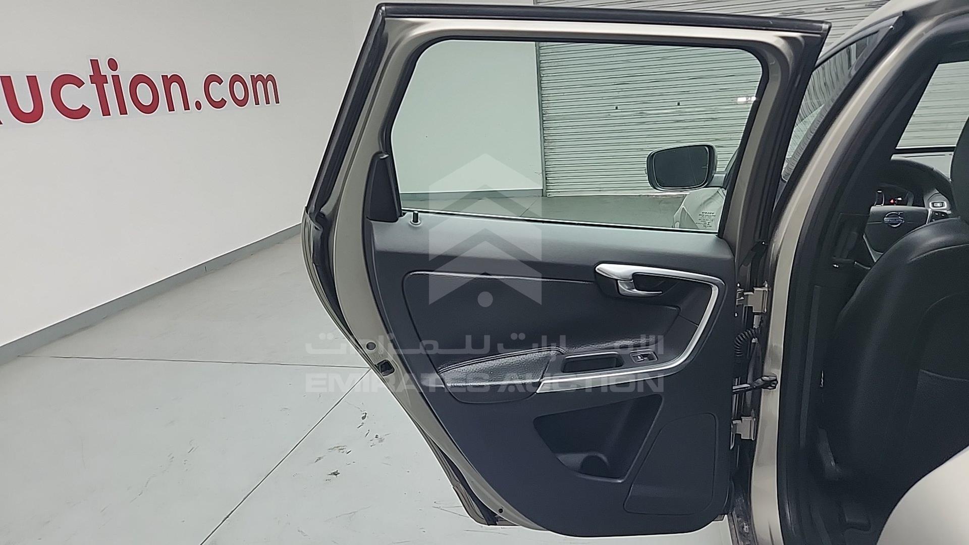 2014 VOLVO XC 60 VIN: YV147HDZ1E2559227