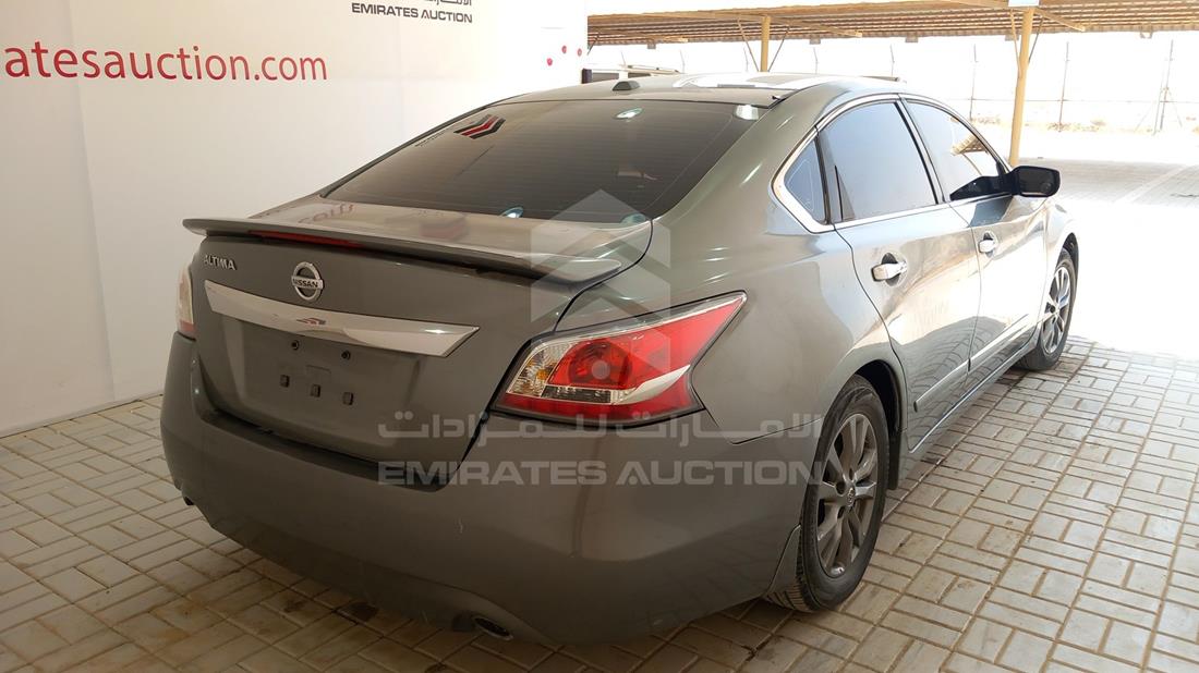 2015 Nissan Altima — Rear Right Angle — Photo 9