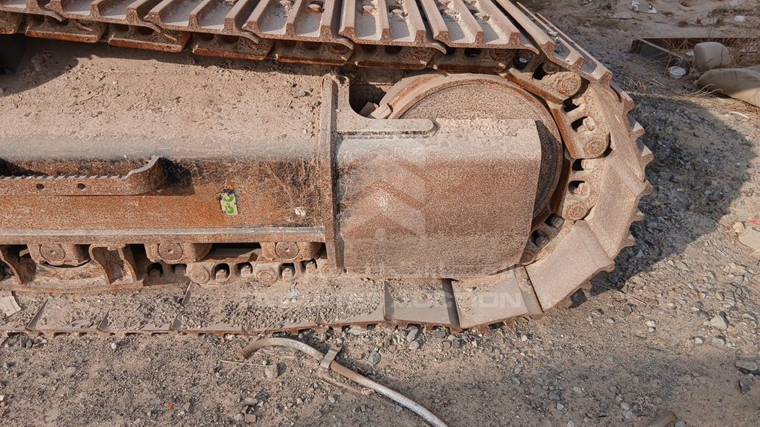 Caterpillar 330DL — Rear Left Tyre — Photo 23