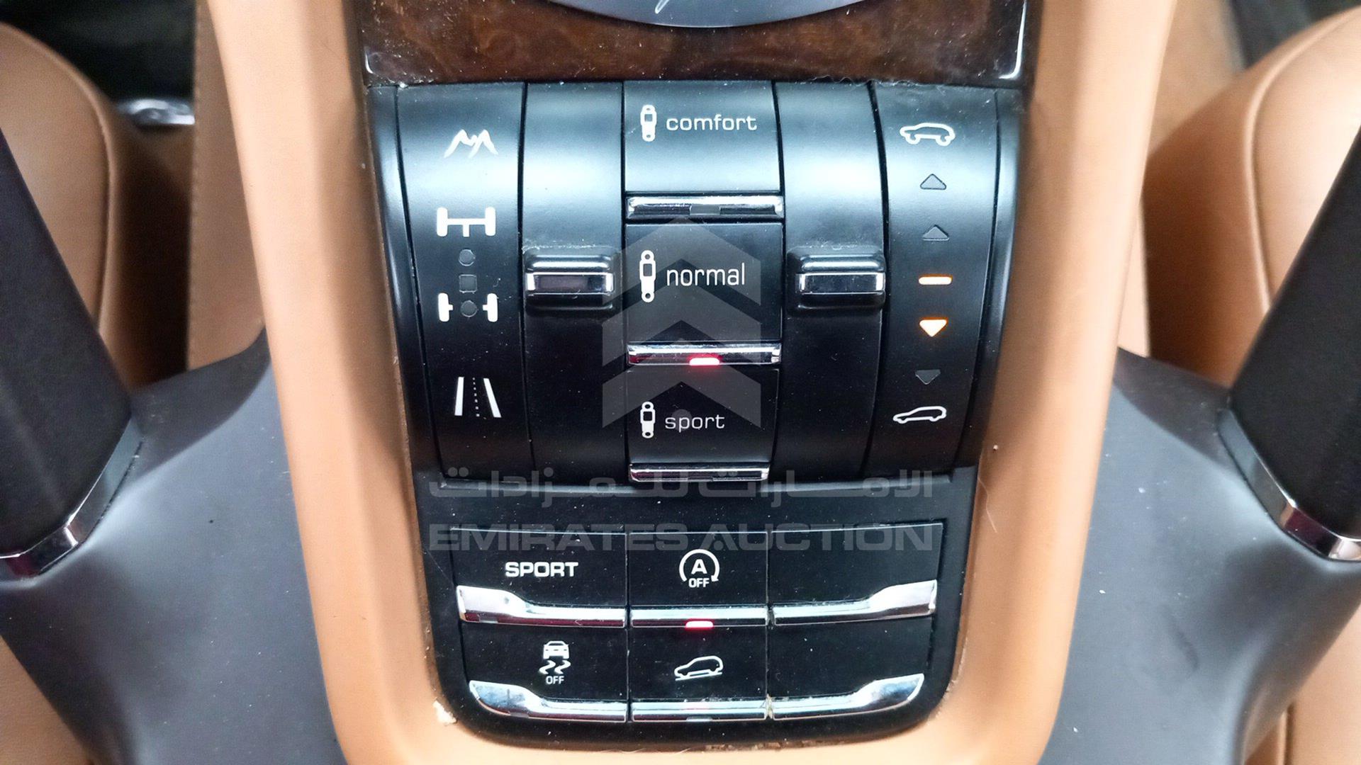 2013 PORSCHE CAYENNE S VIN: WP1ZZZ92ZDLA86594