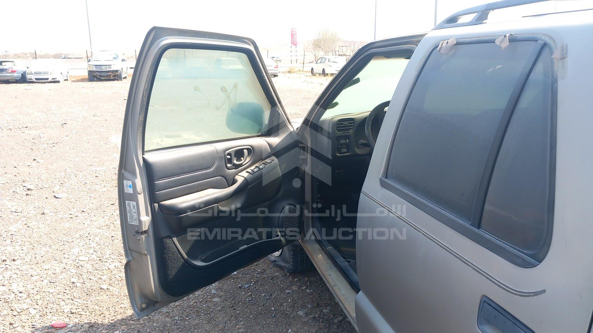 1998 CHEVROLET BLAZER VIN: 1GNDT13W7WK202143