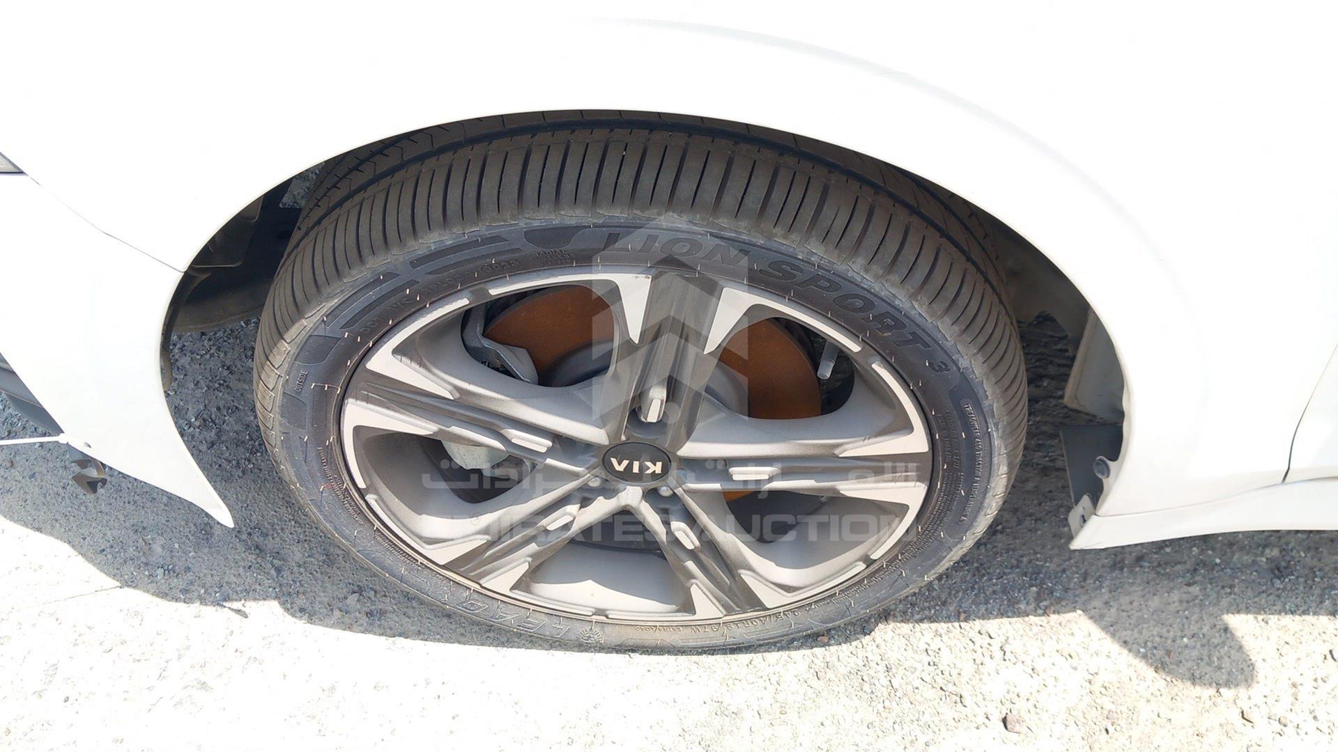 2021 KIA K5 VIN: KNAG24176M5051634