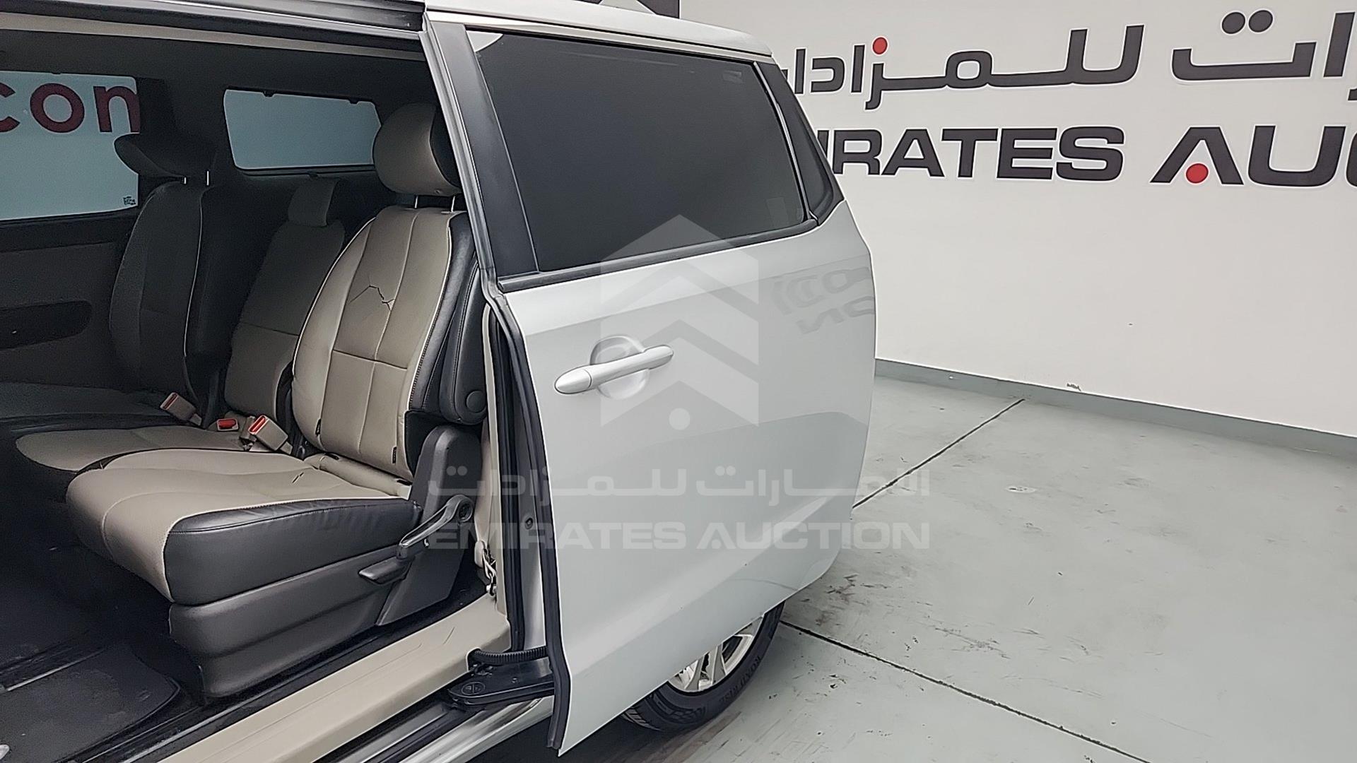 2016 KIA CARNIVAL VIN: KNAMC8120G6187445