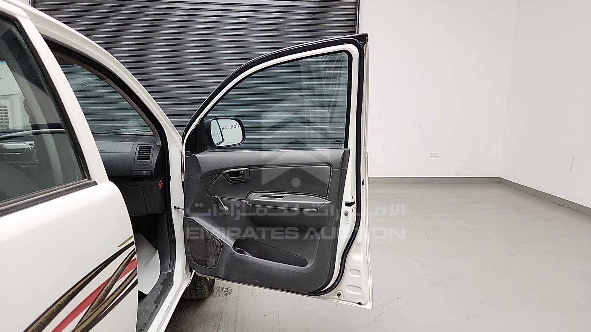 2015 TOYOTA HILUX VIN: MR0EX12G9F2356429