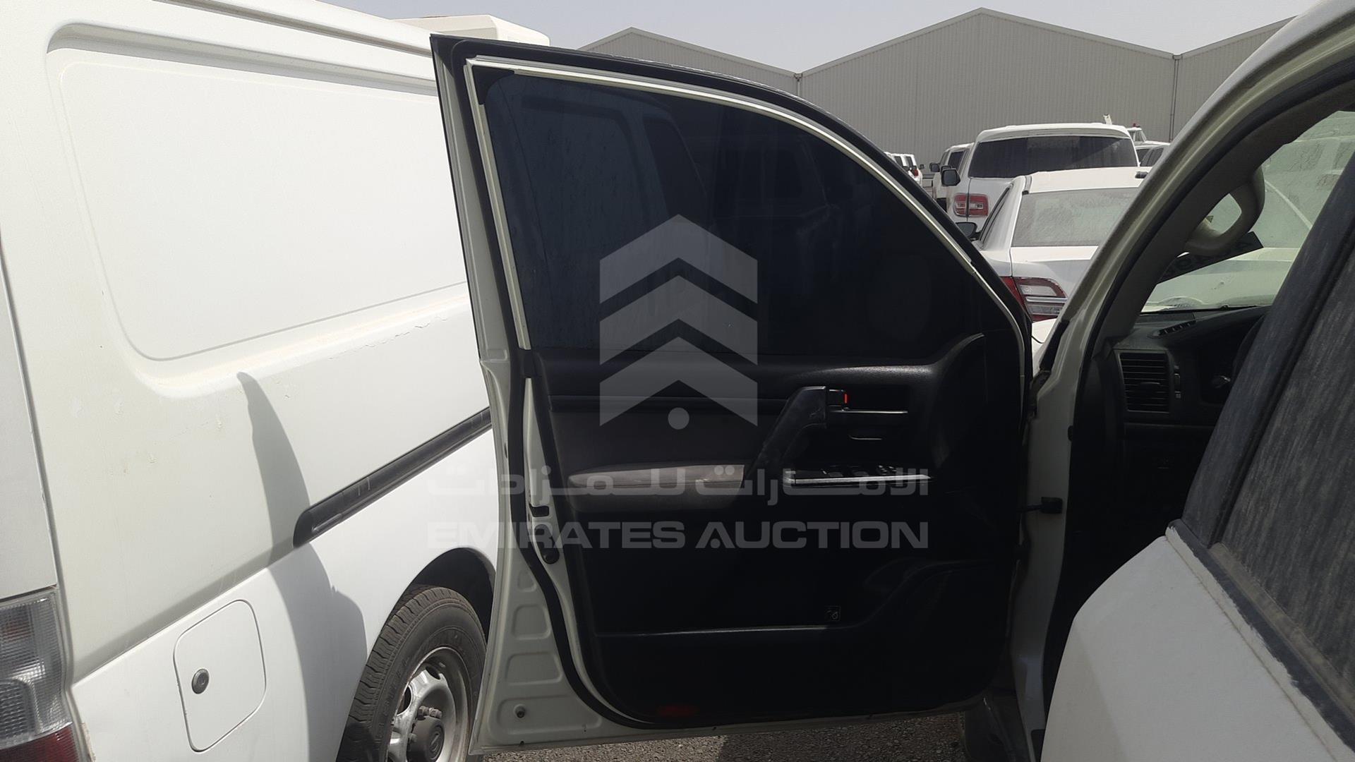 2011 TOYOTA LAND CRUISER VIN: JTMDU09J4B4032012