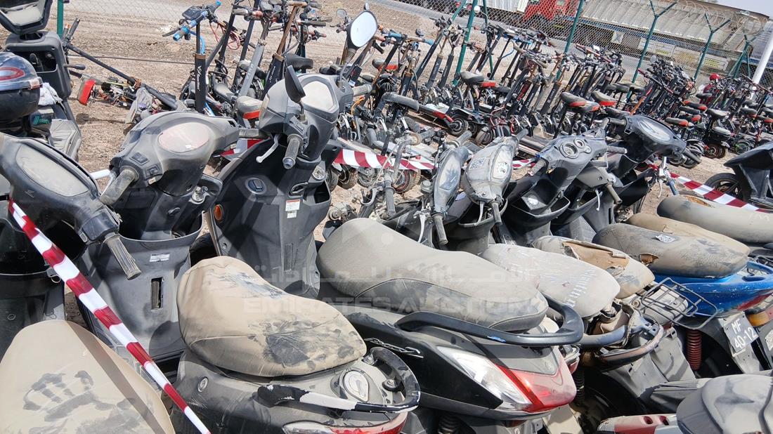 20 Scooter - Scrap without document — Front Right Passenger Dashboard View — Photo 17