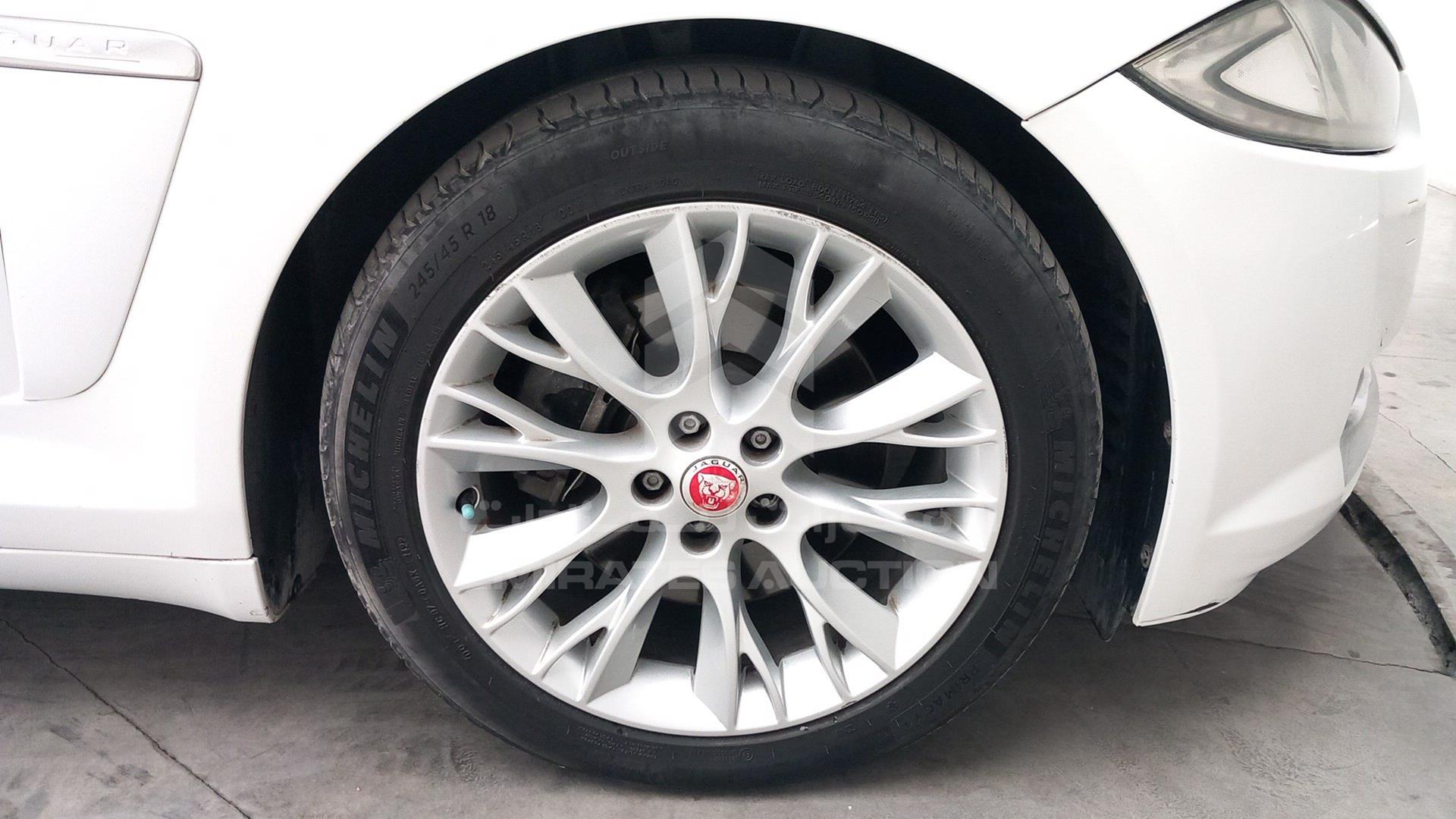 2015 JAGUAR XF VIN: SAJAA05NXFPU68552