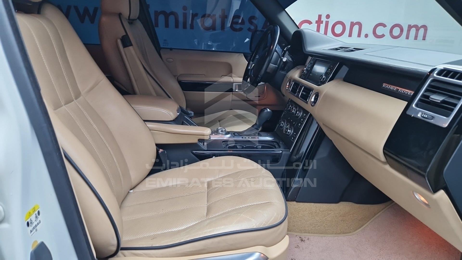 2011 RANGE ROVER VOGUE VIN: SALLMEME4BA337190