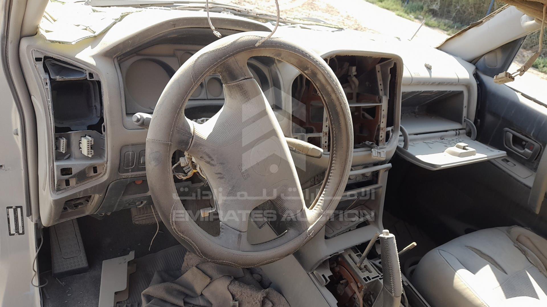 2005 MITSUBISHI PAJERO VIN: JMYMRV63W5J711085