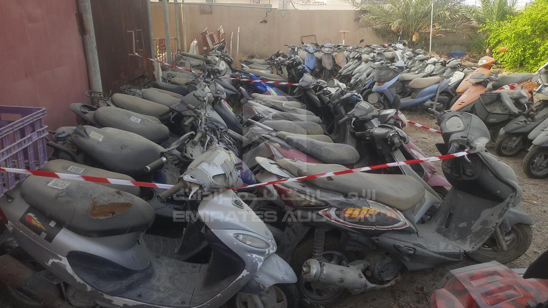 21 Scooters - Scrap without document — Front Right Tyre — Photo 16