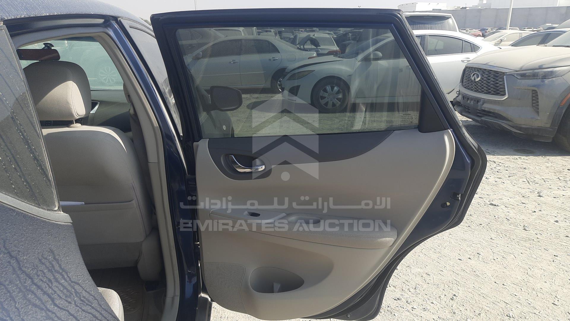 2016 NISSAN TIIDA VIN: MNTAC2C98G6001947