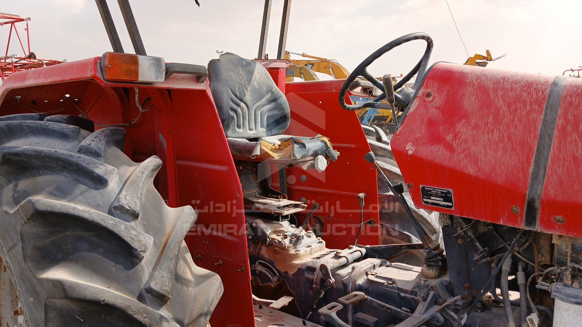 0 MASSEY FERGUSON --- VIN: LF31288U915812G
