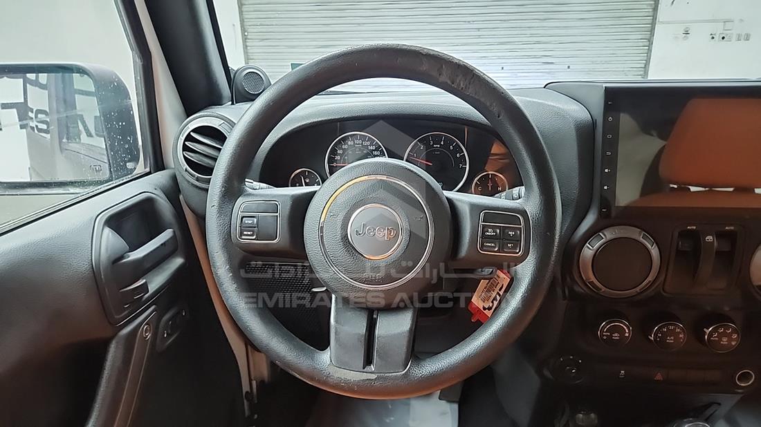 2014 Jeep Wrangler — Steering & Mounted Controls — Photo 13