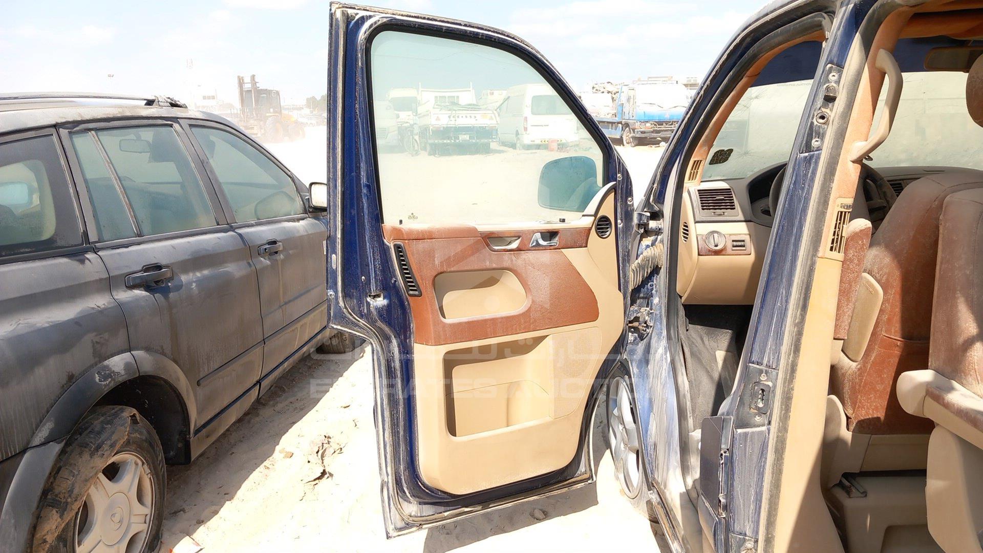 2007 VOLKSWAGEN MULTIVAN VIN: WV2LAF7H77H088177