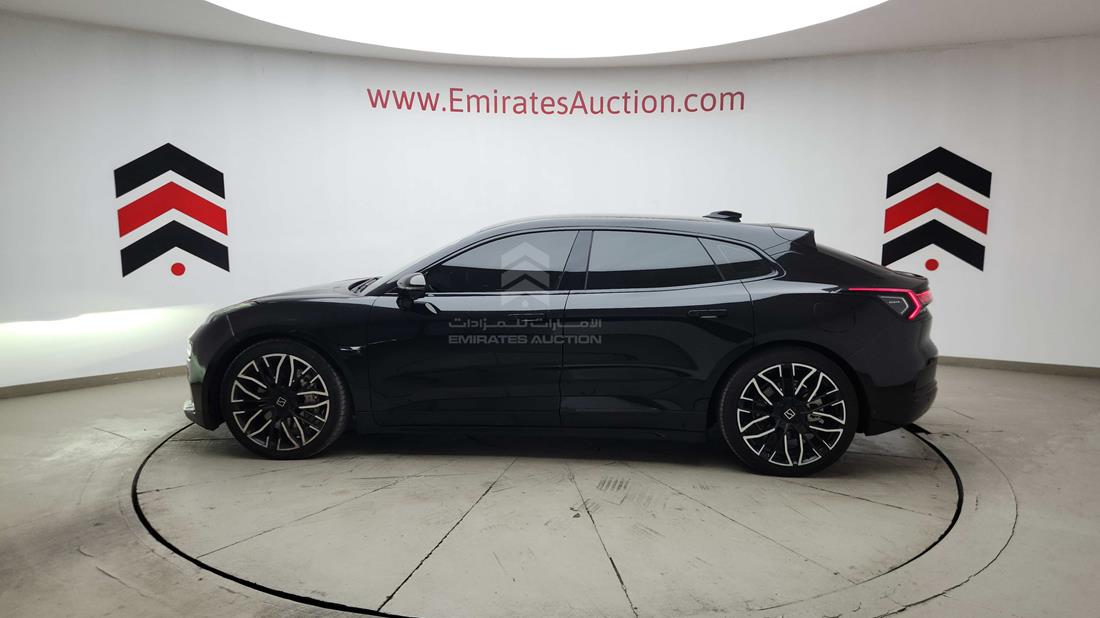 2024 Zeekr 001 — Left Full View — Photo 37