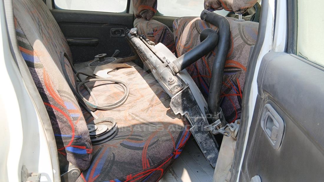 نيسان 2400 2007 — زاوية الراكب الخلفي اليمنى — صورة 20