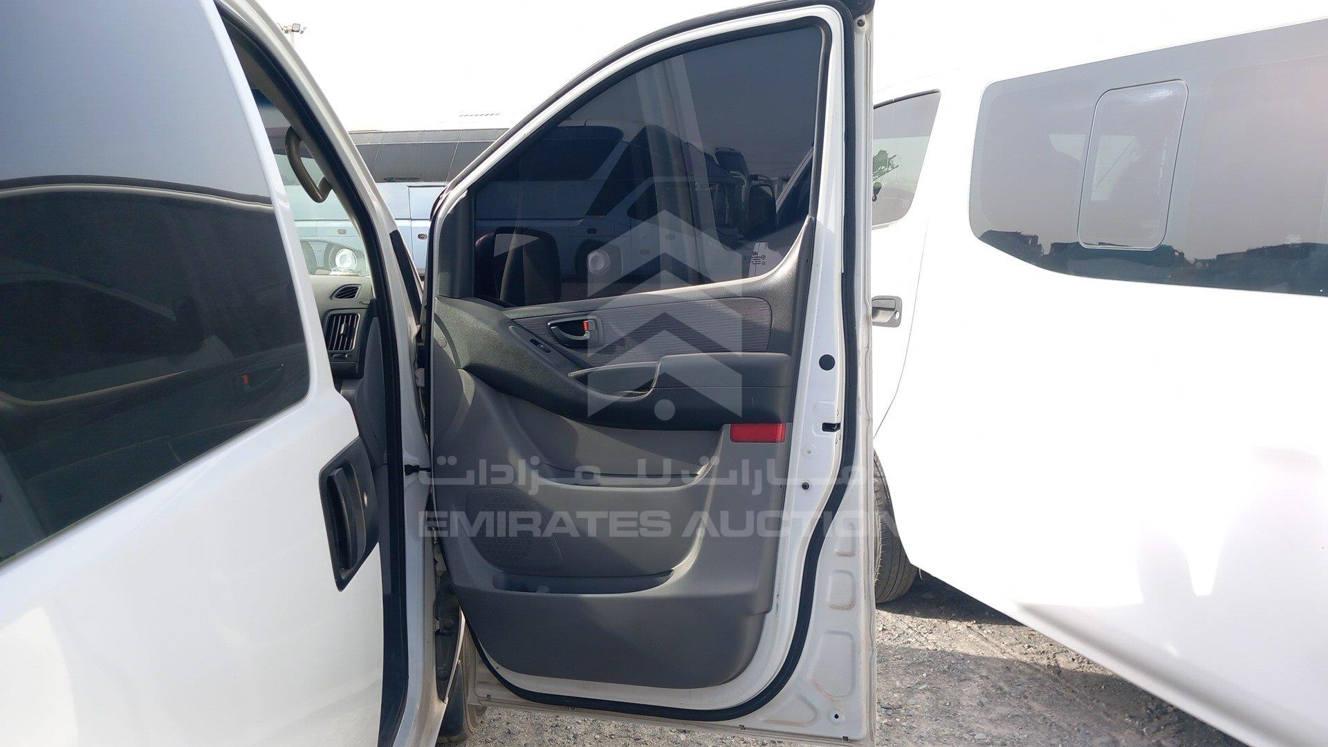 KMJWA37R0CU455693 - 2012 Hyundai H1 - #506534