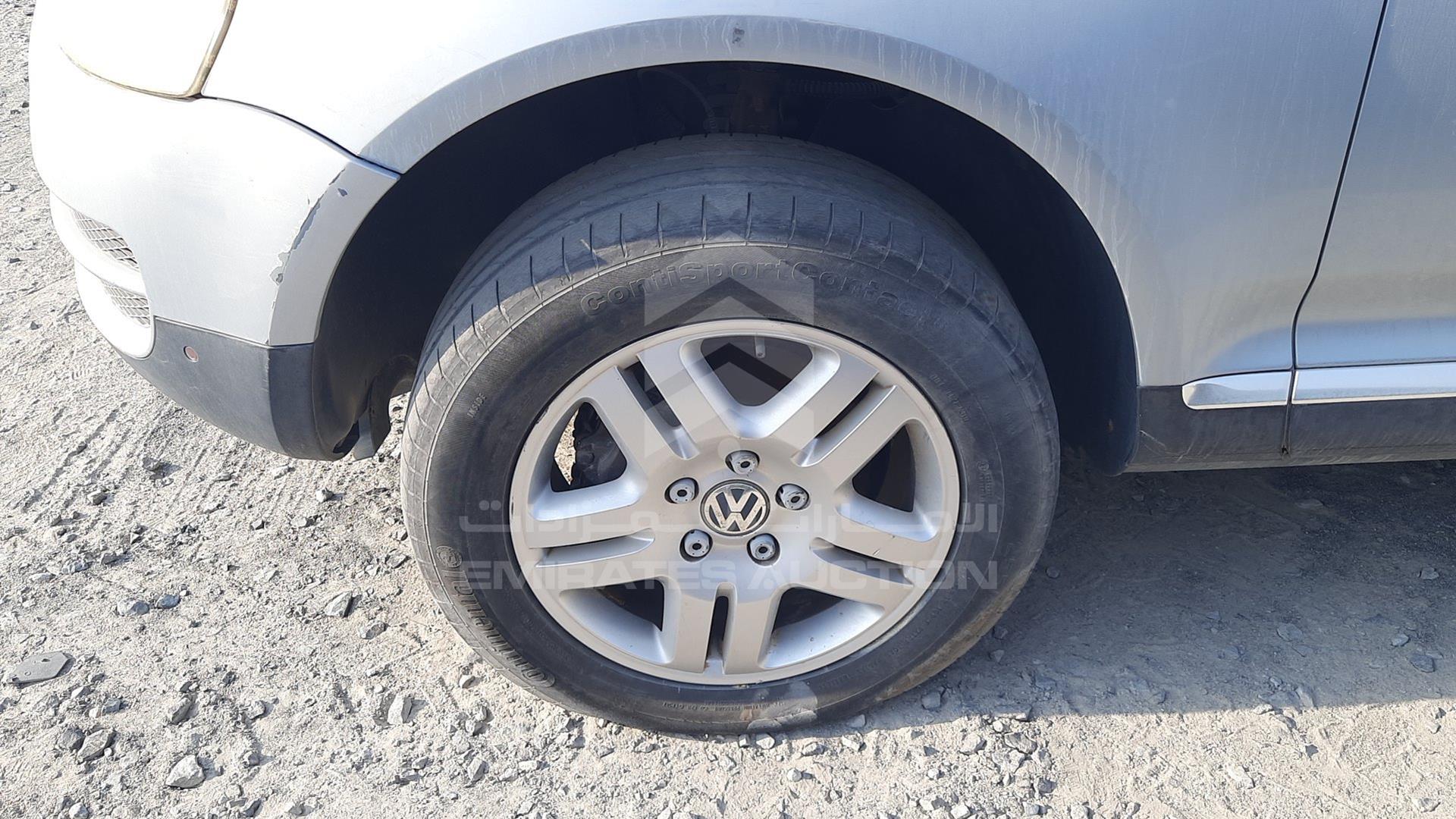 2005 VOLKSWAGEN TOUAREG VIN: WVGHRP7L25D033952