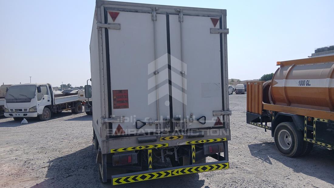 2014 Isuzu NMR — Rear View — Photo 7