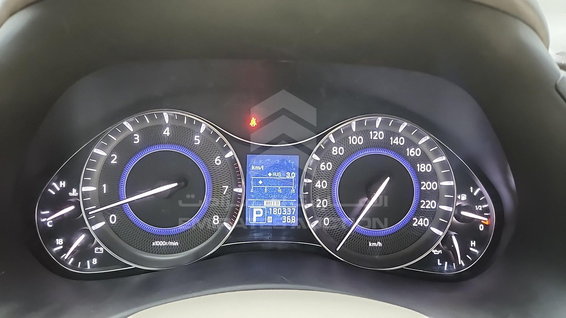 2011 INFINITI QX56 VIN: JNRAZ25Y4B9000148