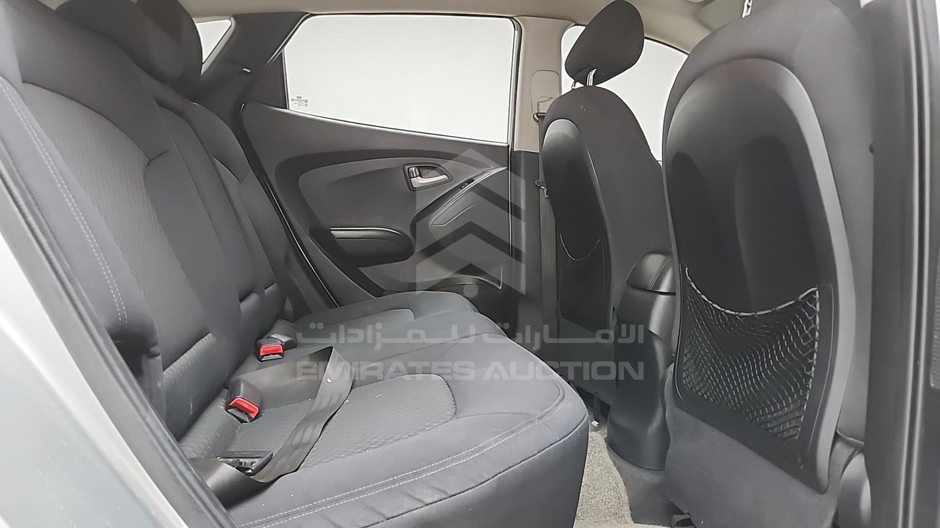 2011 HYUNDAI TUCSON VIN: KMHJT81B4BU132406