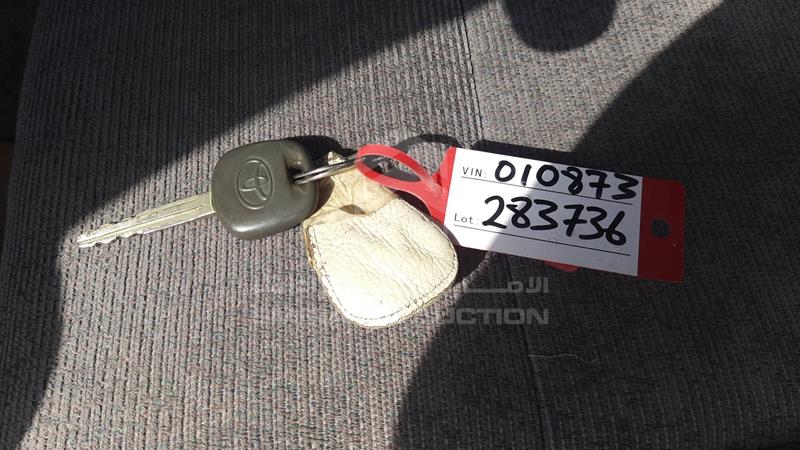 VIN: JTGHJ01J473010873 Auction: EmiratesAuction Lot: 342856 JTGHJ01J473010873 Toyota Land Cruiser 2007 WHITE Photo 4