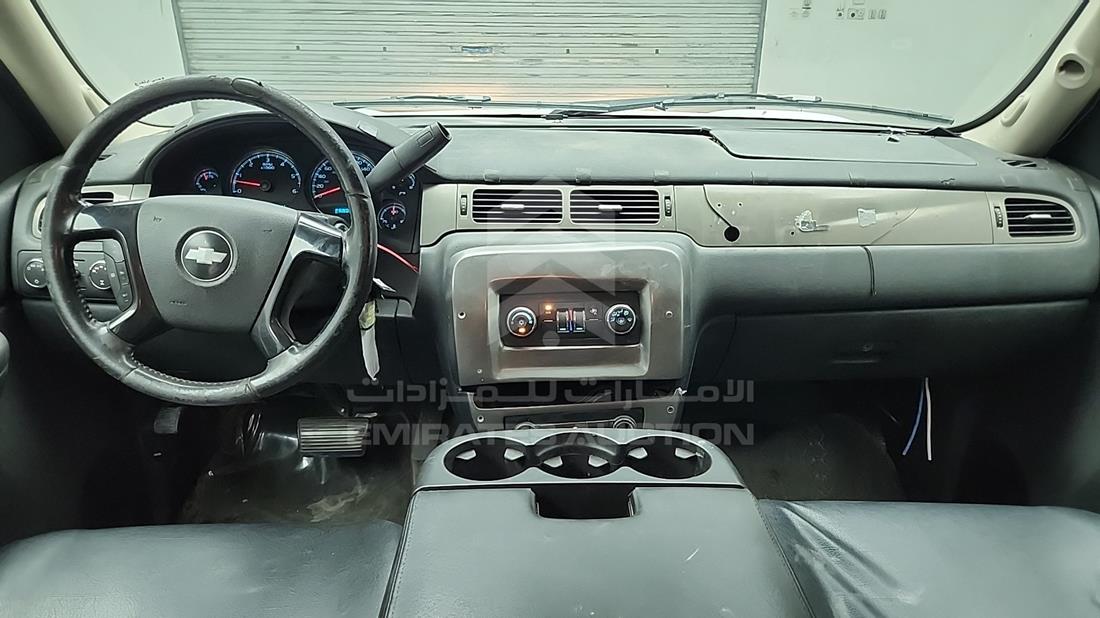 2008 Chevrolet Tahoe — Full Dashboard View — Photo 15