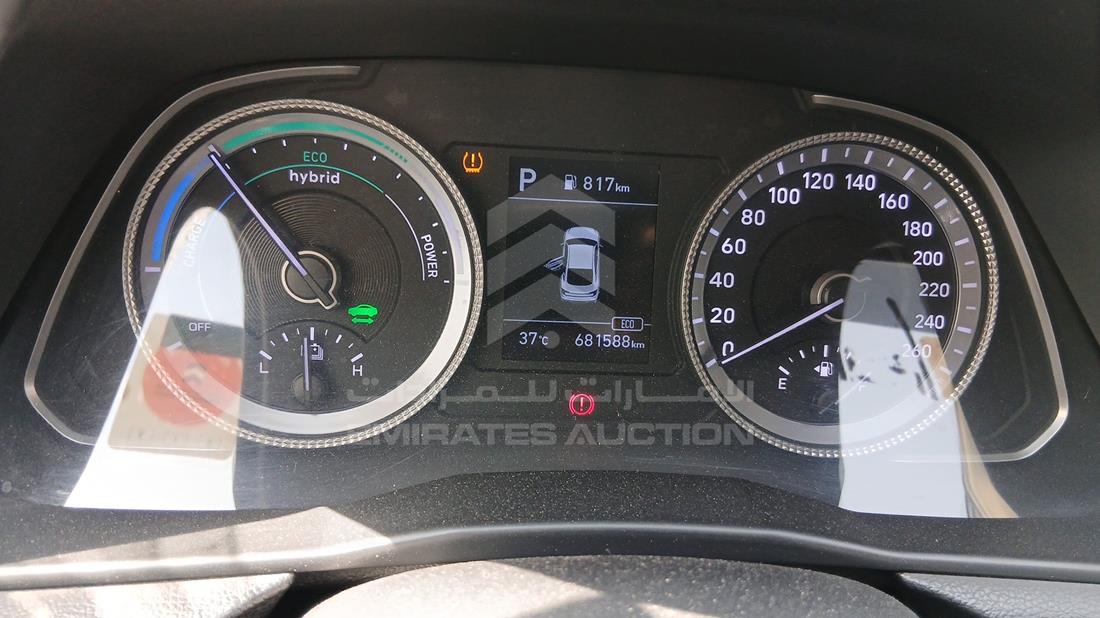2021 Hyundai Sonata Hybrid — Speedometer & RPM Gauges — Photo 15
