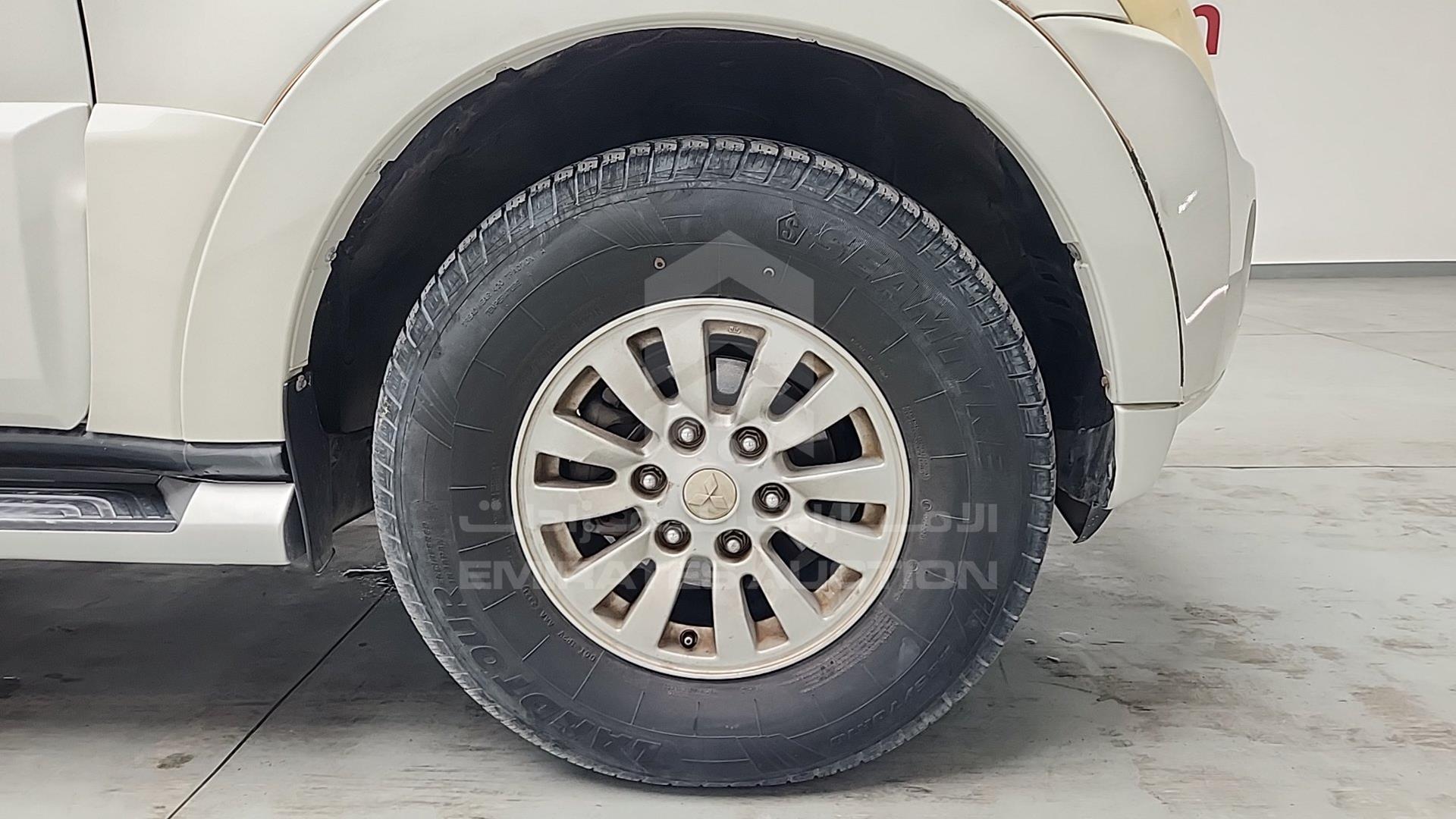 2011 MITSUBISHI PAJERO VIN: JMYLRV95WBJ701598