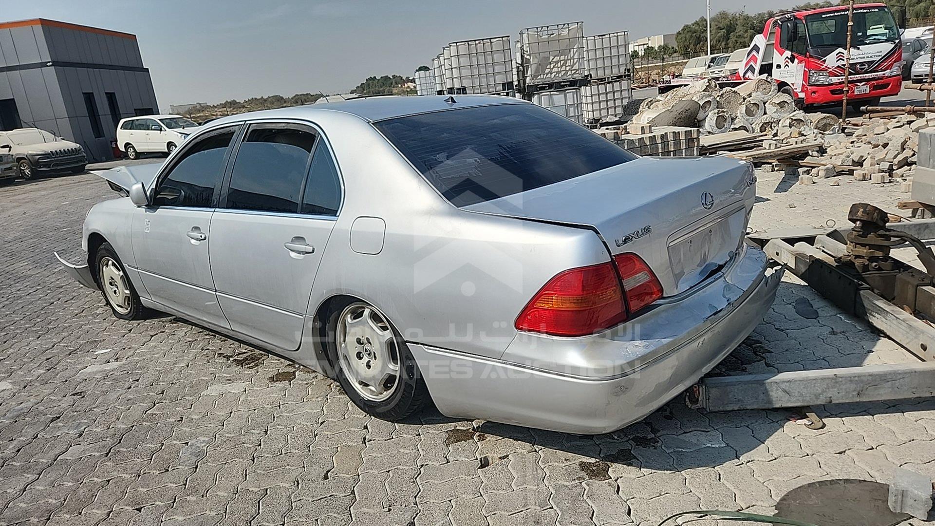 2001 LEXUS LS 430 VIN: JTHBN30F710008807
