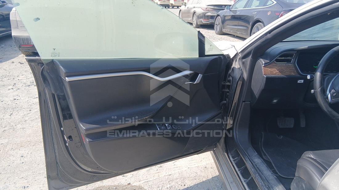 2018 Tesla Model S — Front Left Door — Photo 12