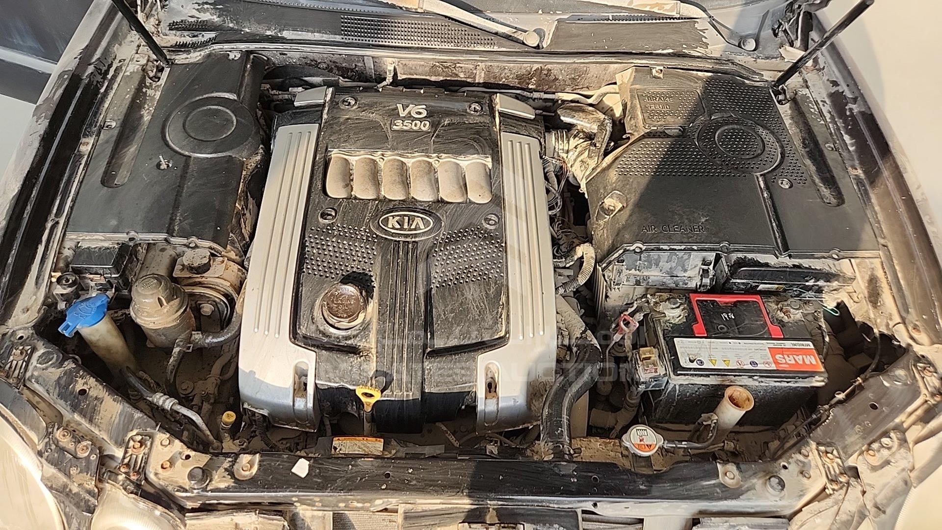 2006 KIA OPIRUS VIN: KNALD224365093828